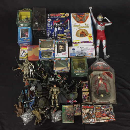 ウルトラマン ソフビフィギュア 全長約50cm 他 鬼滅の刃 竈門炭治郎 フィギュア 等 ホビー おもちゃ まとめ